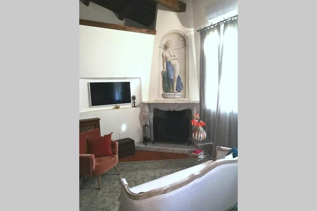 Appartement La Dimora Di Kinzica à Pise Extérieur photo